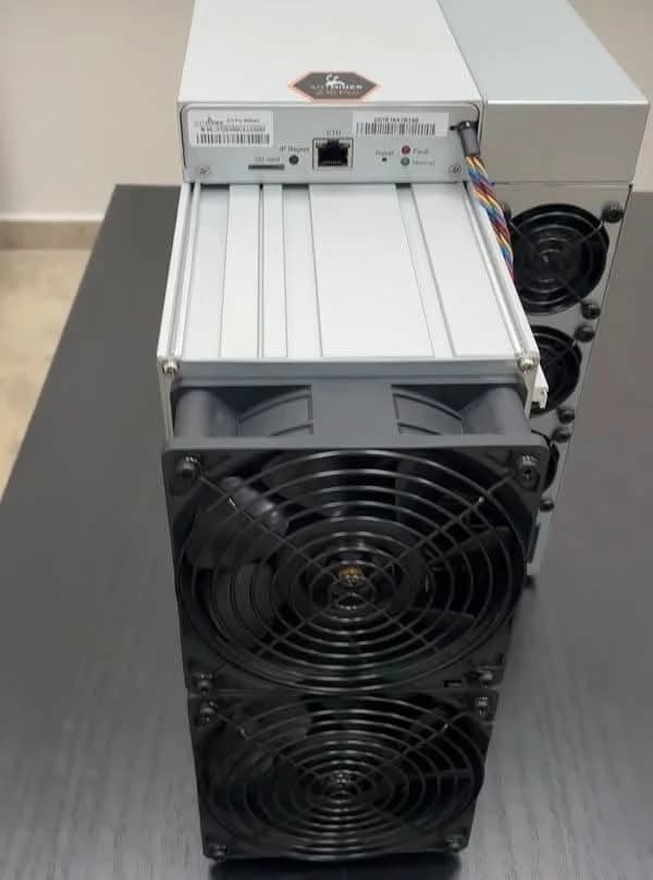 BITMAIN Antminer Z15 Pro 860k/sol 2780W Miner.