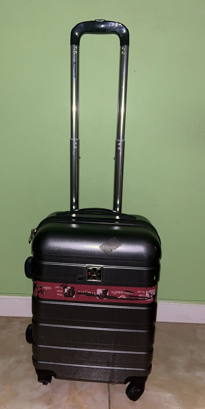 Voyager-X 20-Inch Carry-On Suitcase, Dark Charcoal